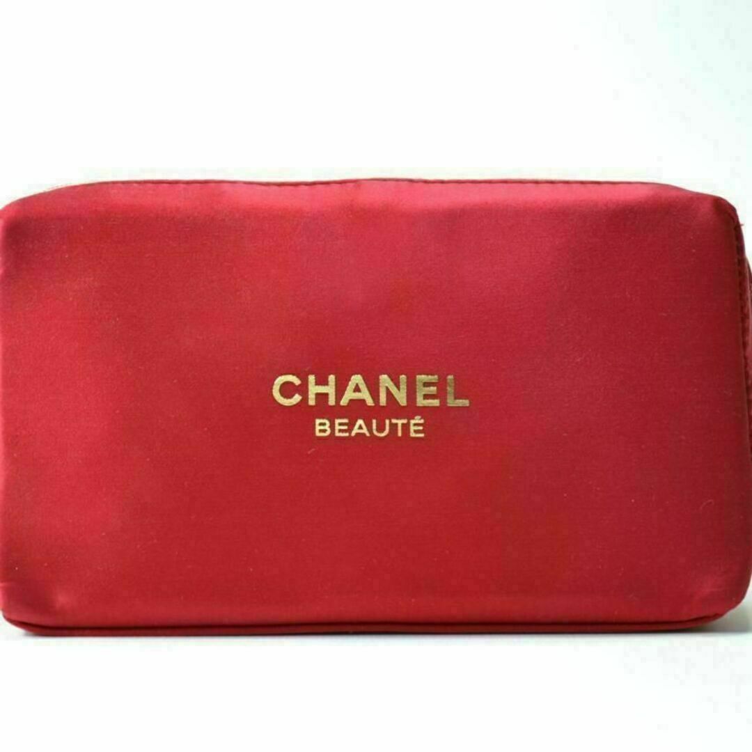 CHANEL(シャネル)のChredbx 新品未使用本物箱付き CHANEL シャネル　ノベルティポーチ レディースのファッション小物(ポーチ)の商品写真