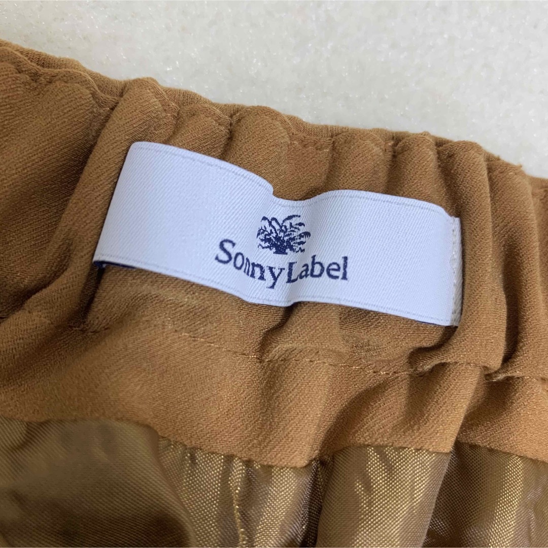 Sonny Label(サニーレーベル)の【中古美品】Sonny Labelサテンマーメイドスカート　キャメル　サイズ36 レディースのスカート(ロングスカート)の商品写真