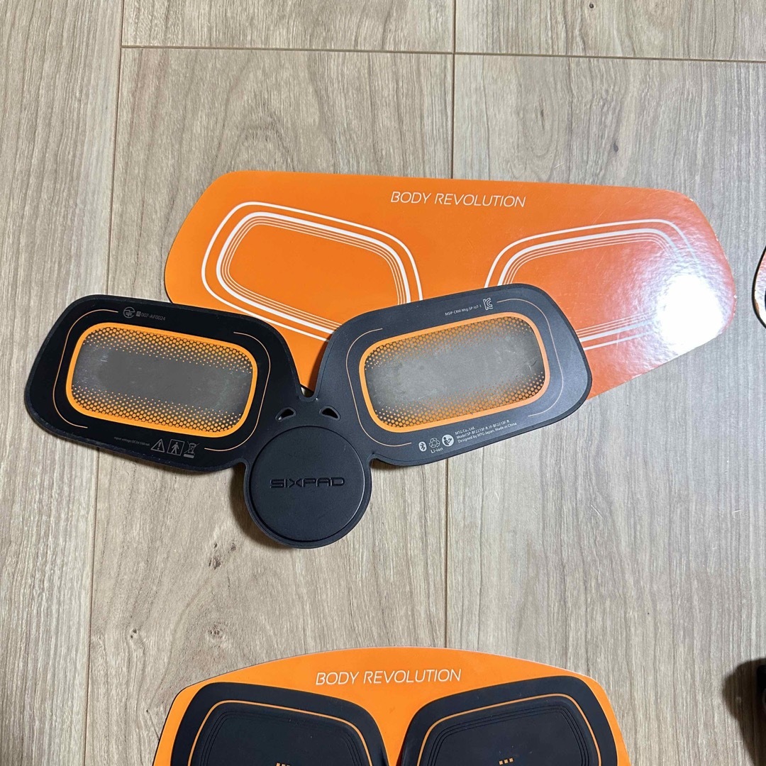 SIXPAD(シックスパッド)の3点セット　シックスパッド SIXPAD　アブスフィット　ボディフィット スポーツ/アウトドアのトレーニング/エクササイズ(トレーニング用品)の商品写真