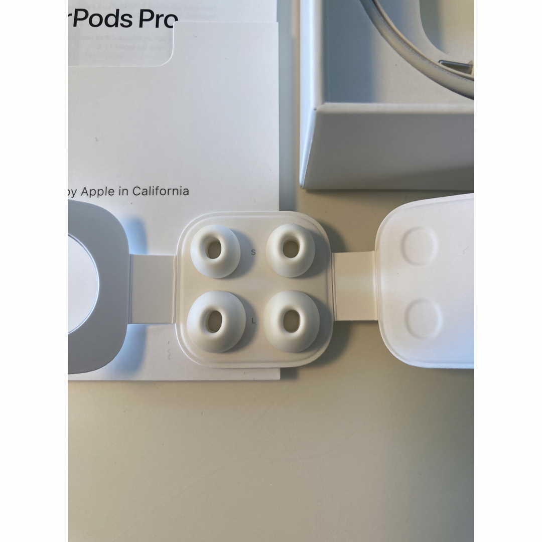 AirPods pro第2世代 箱+備品 ライトニングケーブル　イヤーチップ