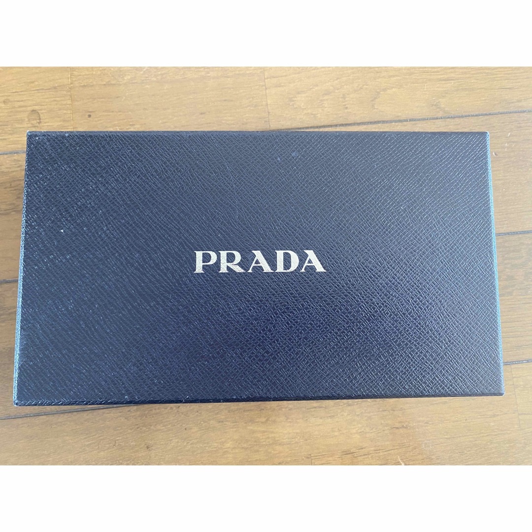 PRADA(プラダ)のPRADA 財布の箱 インテリア/住まい/日用品のインテリア小物(小物入れ)の商品写真