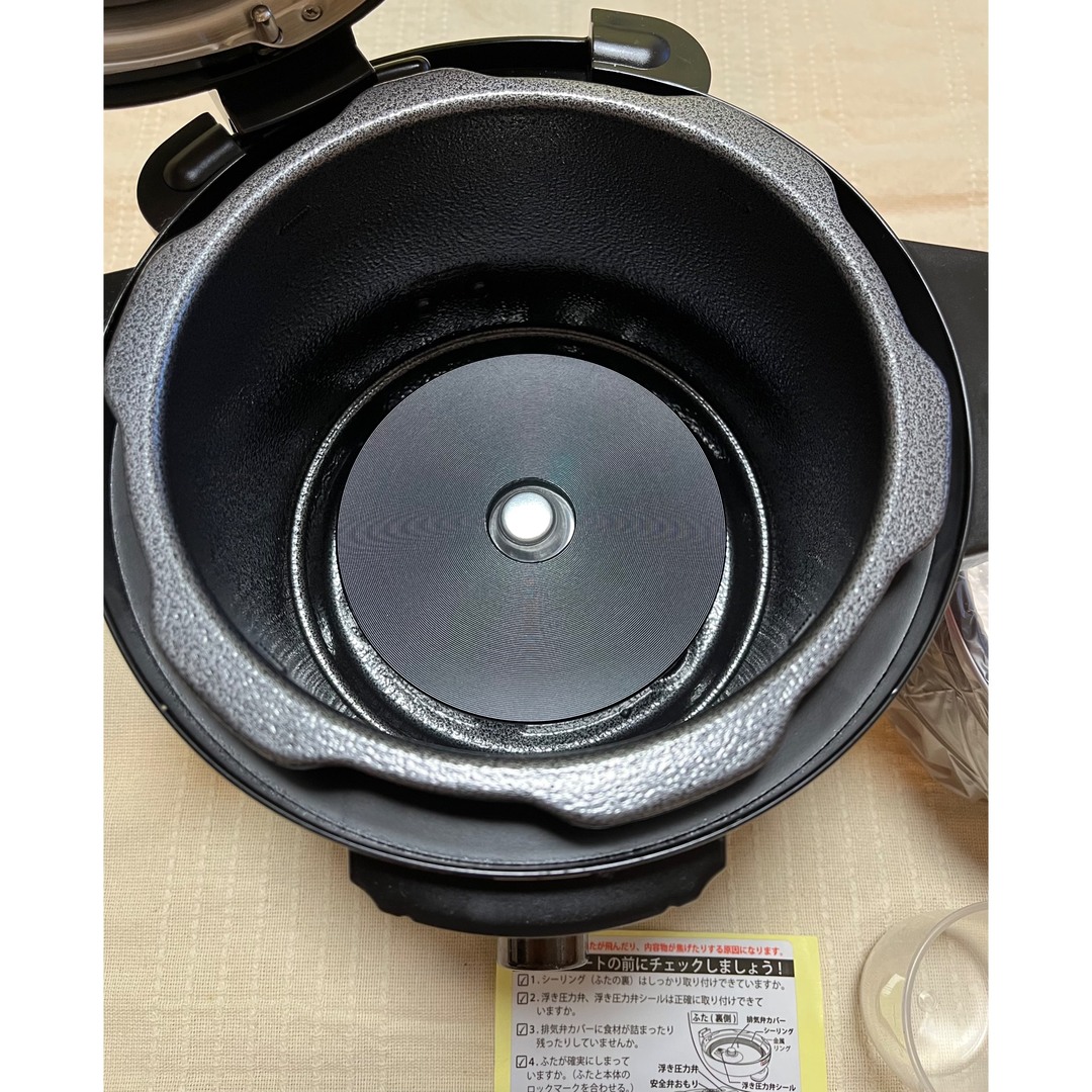 pressure cooker電気圧力鍋 LPCT1201レッド スマホ/家電/カメラの調理家電(調理機器)の商品写真