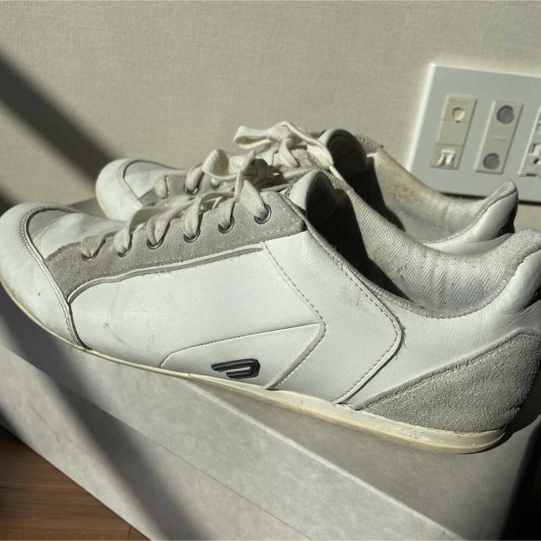 DIESEL(ディーゼル)のディーゼル　白　スニーカー メンズの靴/シューズ(スニーカー)の商品写真