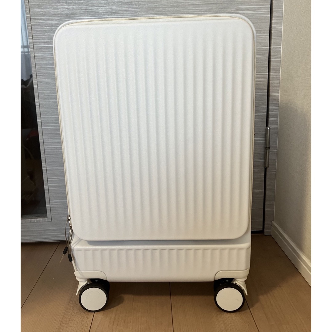 スーツケース43Lホワイト????新品未使用✨機内持ち込み可大人気商品スーツケース/キャリーバッグ
