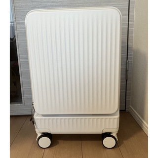 スーツケース43Lホワイト💕新品未使用✨機内持ち込み可大人気商品　(スーツケース/キャリーバッグ)