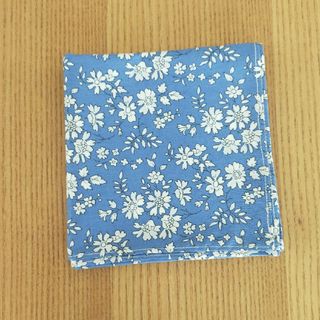 リバティ(LIBERTY.)のリバティタナローンハンカチ　ハンドメイド(ハンカチ/バンダナ)