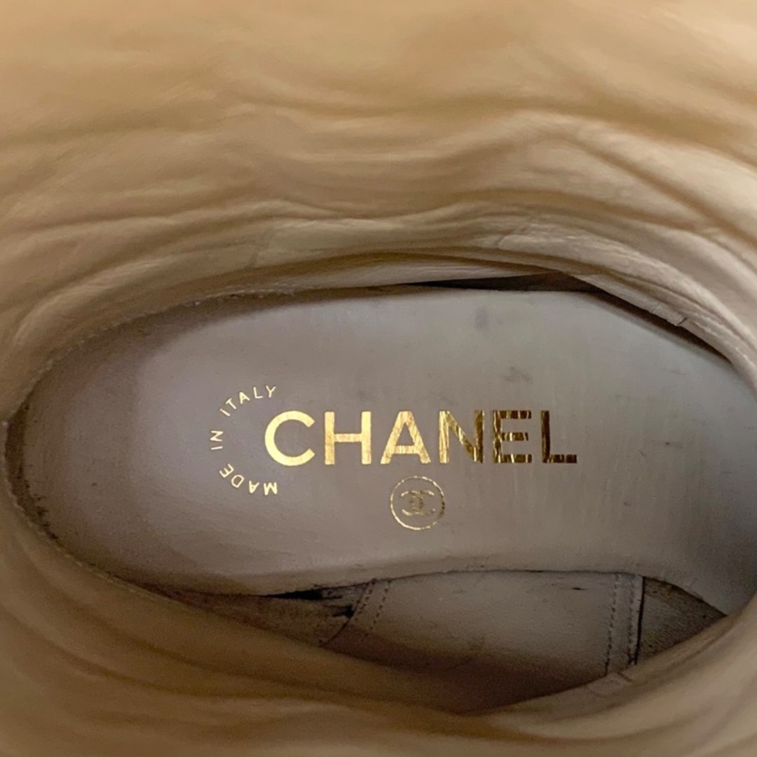 CHANEL(シャネル)のシャネル CHANEL ブーツ ショートブーツ ミドルブーツ 靴 シューズ ココマーク レザー ムートン ブラック ベージュ レディースの靴/シューズ(ブーツ)の商品写真