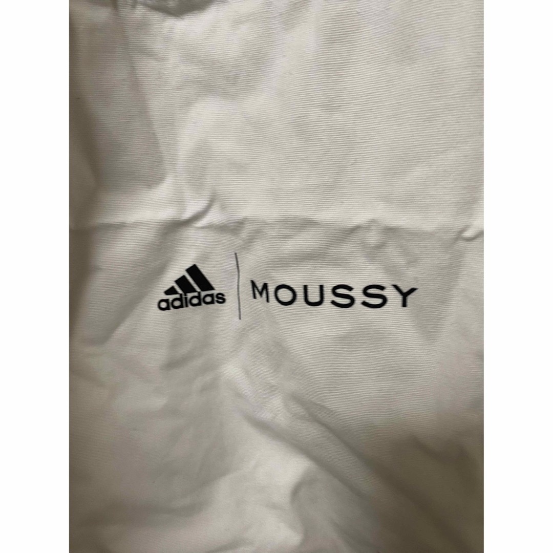 moussy(マウジー)のマウジー　moussy アディダス　adidas ハンドバッグ　ノベルティ レディースのバッグ(ハンドバッグ)の商品写真