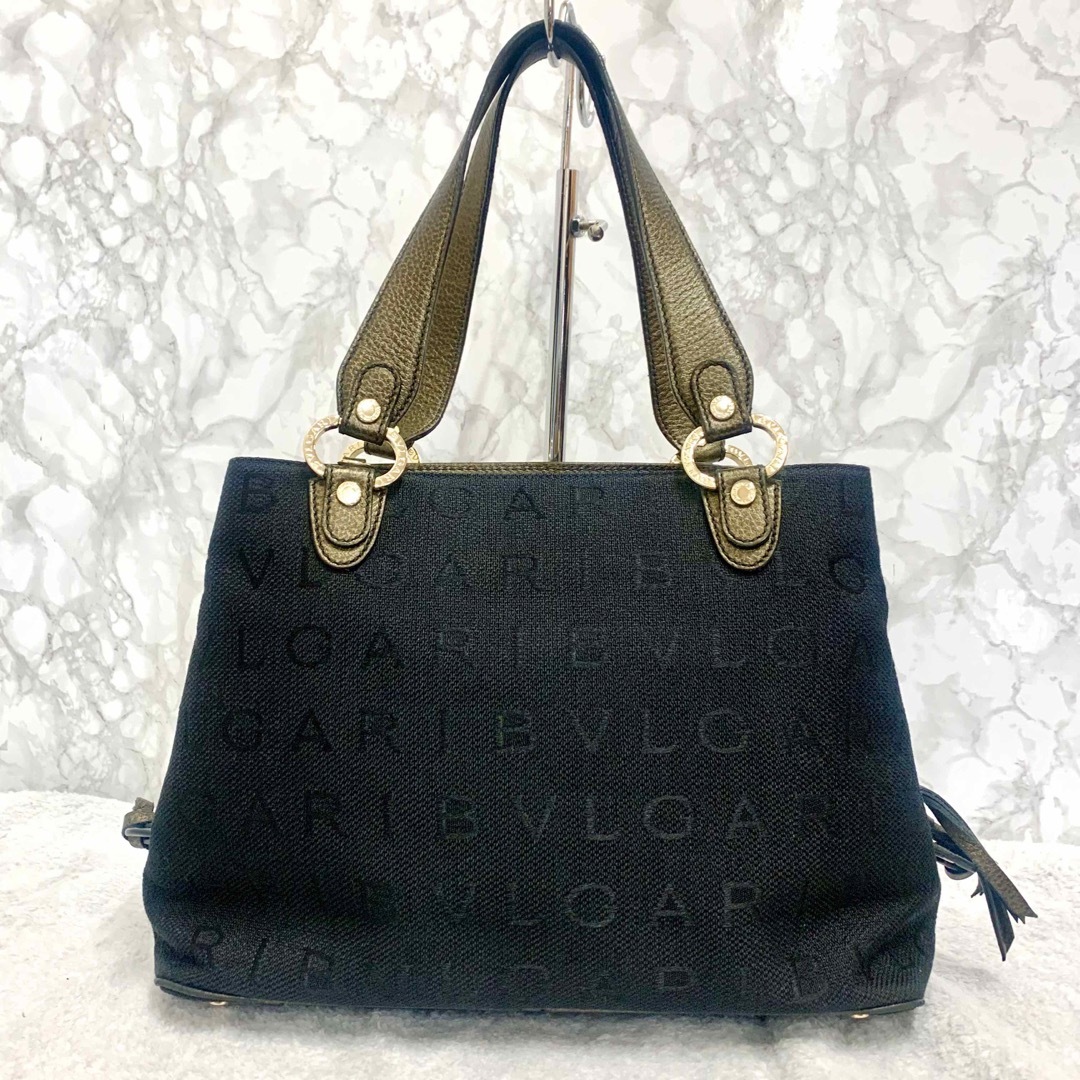 BVLGARI(ブルガリ)のブルガリ　ハンドバッグ　✨美品✨　ロゴマニア　ブラック　マキシレッタレ レディースのバッグ(ハンドバッグ)の商品写真