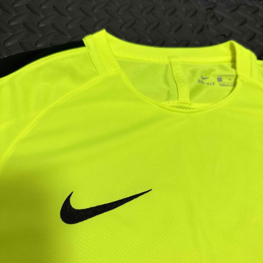 NIKE(ナイキ)のNIKE  NIKETシャツ スポーツ/アウトドアのサッカー/フットサル(ウェア)の商品写真