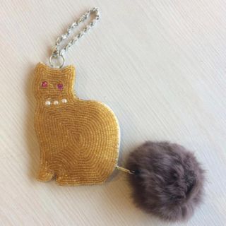 【新品未使用】リアルファーのしっぽ付き🐈‍⬛ねこのビーズポーチ🐈‍⬛ブラウン(コインケース)