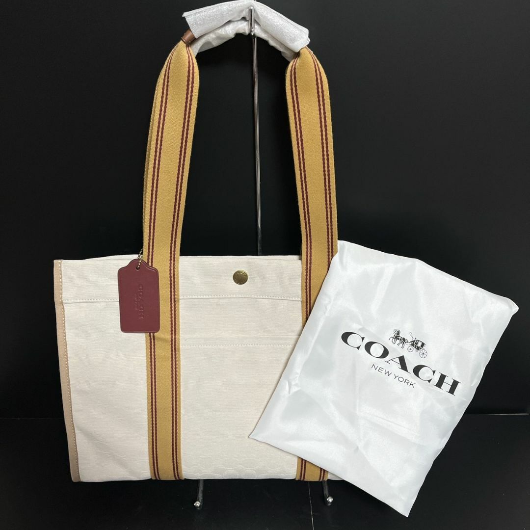 コーチ COACH トートバッグ シグネチャーキャンバス SPIN TOTE42オープンポケット×1背面