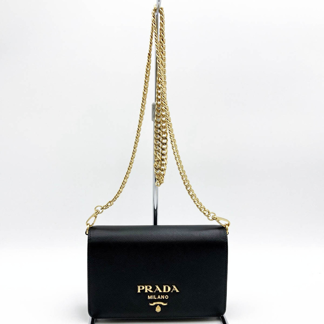 外ポケット×1個PRADA(プラダ) ショルダーバッグ美品  - 黒