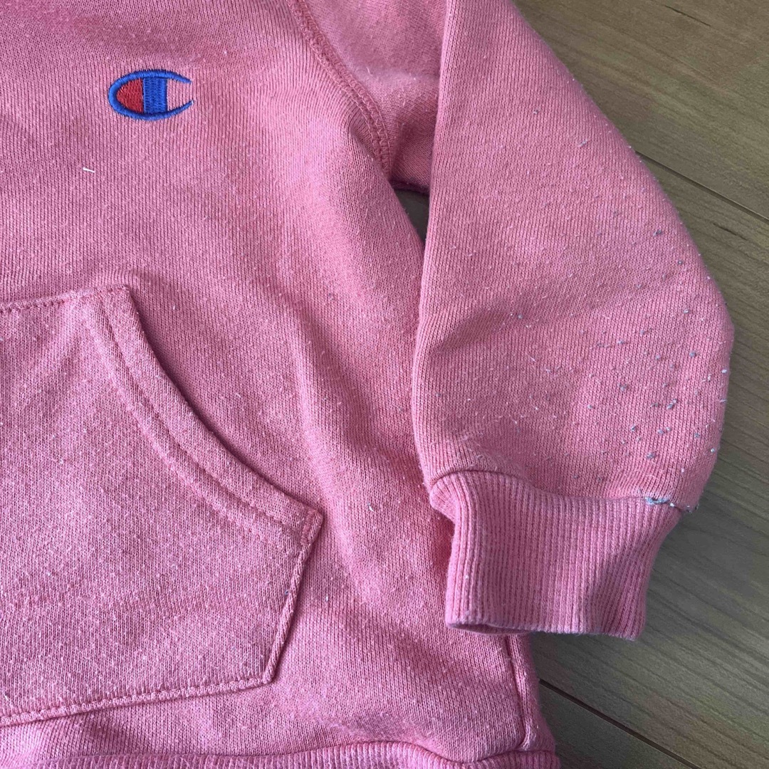 Champion(チャンピオン)のピンク　チャンピオンパーカー90センチ キッズ/ベビー/マタニティのキッズ服女の子用(90cm~)(Tシャツ/カットソー)の商品写真