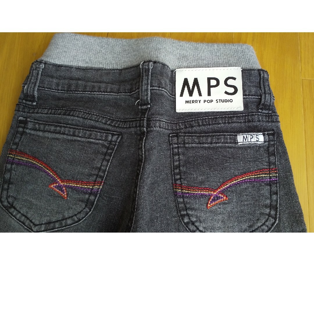 MPS(エムピーエス)のRight-on  ブラック デニムパンツ 110 キッズ/ベビー/マタニティのキッズ服男の子用(90cm~)(パンツ/スパッツ)の商品写真