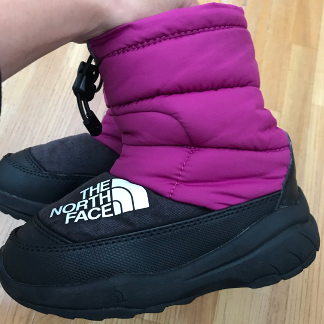 THE NORTH FACE(ザノースフェイス)のノースフェイス  ヌプシ ブーツ 17cm ピンク キッズ/ベビー/マタニティのキッズ靴/シューズ(15cm~)(ブーツ)の商品写真