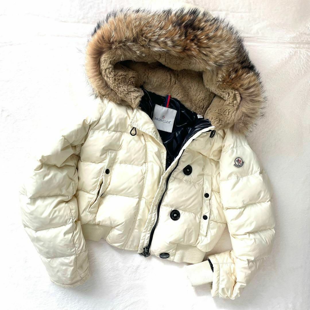 MONCLER - 《美品》MONCLER モンクレール ダウン ファー ホワイトの