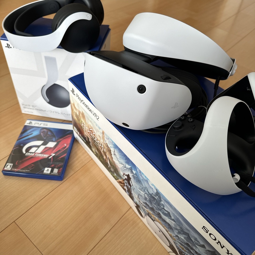 Plantation(プランテーション)のPSVR2 PULSE3Dヘッドセット GT7 セット エンタメ/ホビーのゲームソフト/ゲーム機本体(家庭用ゲーム機本体)の商品写真