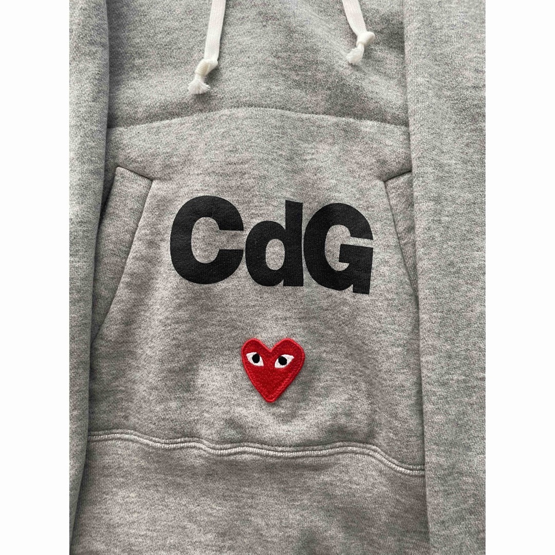 COMME des GARCONS(コムデギャルソン)のプレイコムデギャルソン　パーカー レディースのトップス(パーカー)の商品写真