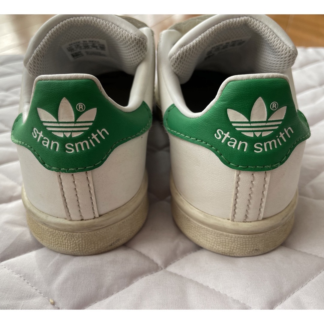 STANSMITH（adidas）(スタンスミス)の【中古品】adidasスタンスミス18cm キッズ/ベビー/マタニティのキッズ靴/シューズ(15cm~)(スニーカー)の商品写真