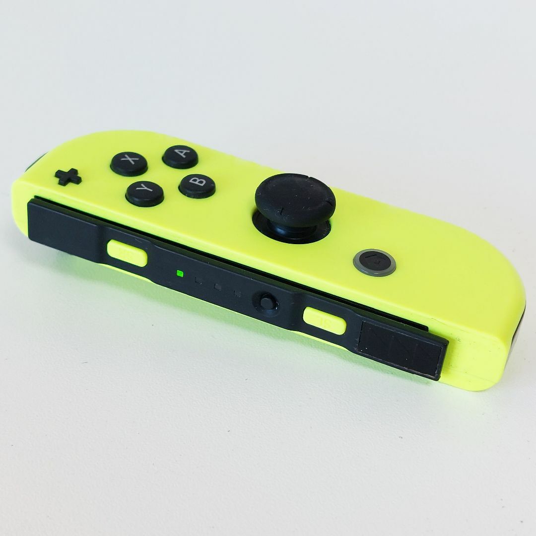 Nintendo Switch(ニンテンドースイッチ)のNintendo Switch Joy-Con ジョイコン 右 ネオンイエロー エンタメ/ホビーのゲームソフト/ゲーム機本体(その他)の商品写真