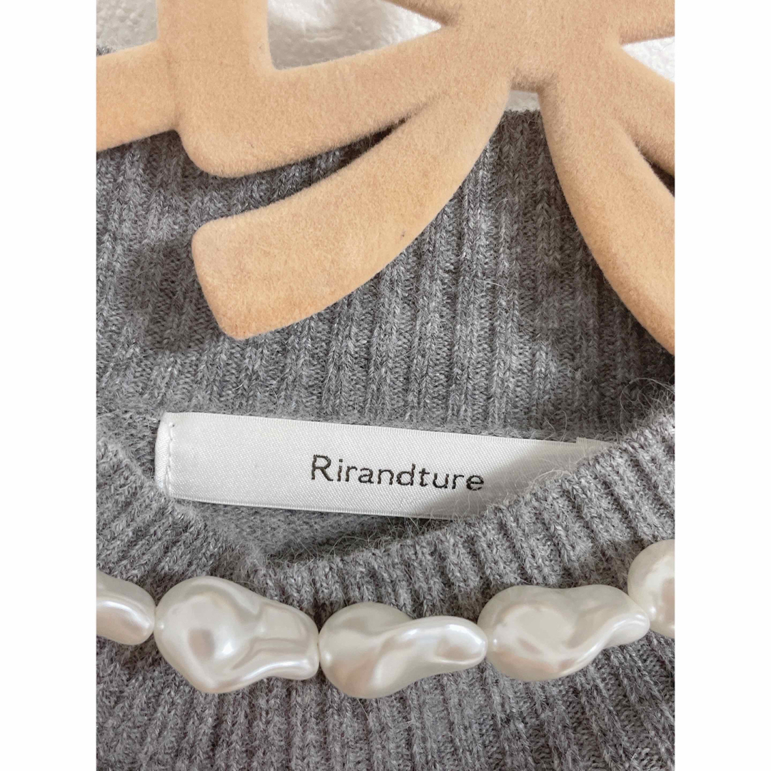 Rirandture(リランドチュール)のリランドチュール♡変形パール付きニット💓🧶 レディースのトップス(ニット/セーター)の商品写真