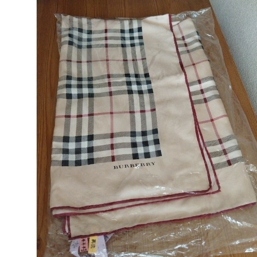 BURBERRY(バーバリー)のBURBERRY　スカーフ　大判 レディースのファッション小物(バンダナ/スカーフ)の商品写真