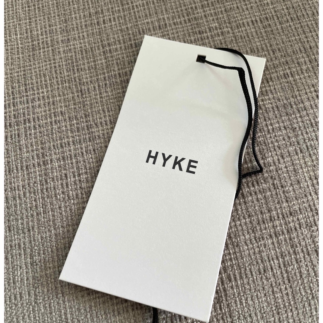 HYKE(ハイク)のHYKE ハイク ロングスリーブTシャツ ブラック　ボリュームスリーブ レディースのトップス(カットソー(長袖/七分))の商品写真