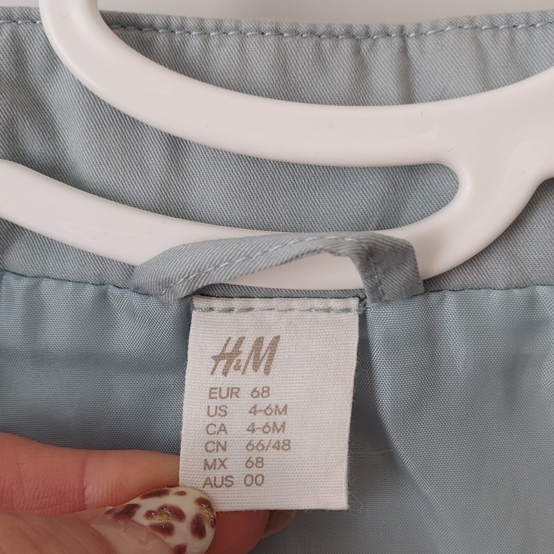 H&M(エイチアンドエム)のH＆M♡女の子 ジャケット くすみブルー 60~70 キッズ/ベビー/マタニティのベビー服(~85cm)(ジャケット/コート)の商品写真