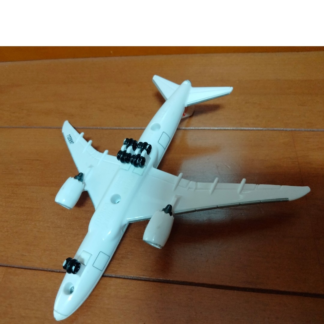 JAL ミニチュア模型 旅客機 おもちゃの通販 by カピバラ's shop｜ラクマ