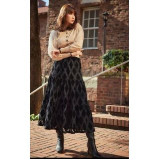 ハーリップトゥ(Her lip to)のherlipto embroidered velour tiered skirt(ロングスカート)