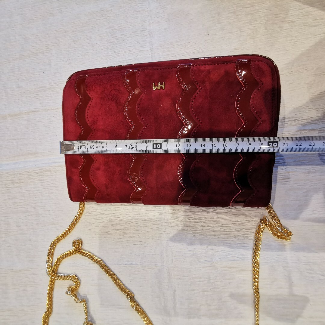 HANAE MORI(ハナエモリ)のハナエ・モリ　ショルダーバッグ　スウェード　ワインレッド　HANAE MORI レディースのバッグ(ショルダーバッグ)の商品写真