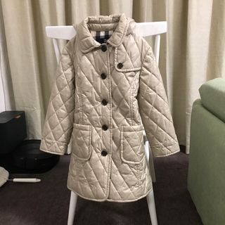 バーバリーブルーレーベル(BURBERRY BLUE LABEL)のバーバリーブルーレーベル　キルティングコート　女の子110(コート)