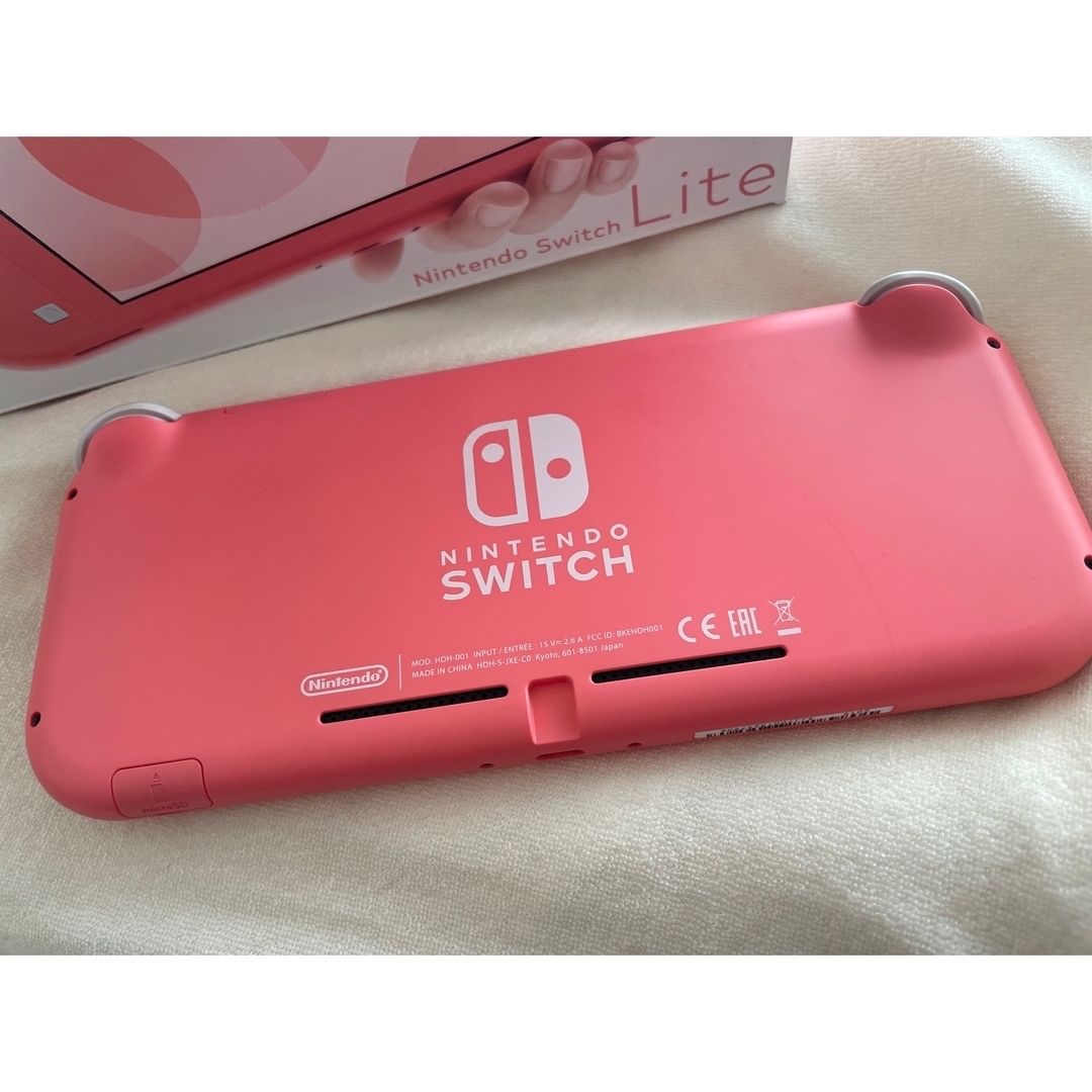 Nintendo Switch(ニンテンドースイッチ)のニンテンドー　スイッチライト　ピンク　みんみんさん エンタメ/ホビーのゲームソフト/ゲーム機本体(携帯用ゲーム機本体)の商品写真