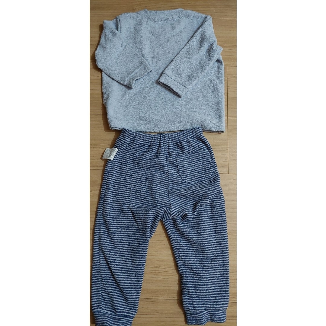 UNIQLO(ユニクロ)のフリースパジャマ　サイズ90 キッズ/ベビー/マタニティのキッズ服男の子用(90cm~)(パジャマ)の商品写真