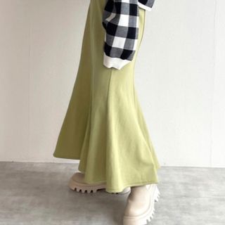 ダブルクローゼット(w closet)のwcloset グリーン　スゥエットマーメイドスカート　美品(ロングスカート)