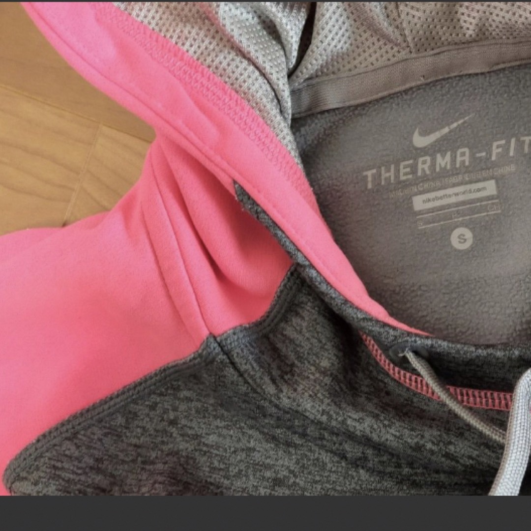 NIKE(ナイキ)のナイキ　NIKE　プルオーバーパーカー　THERMA-FIT S レディースのトップス(パーカー)の商品写真