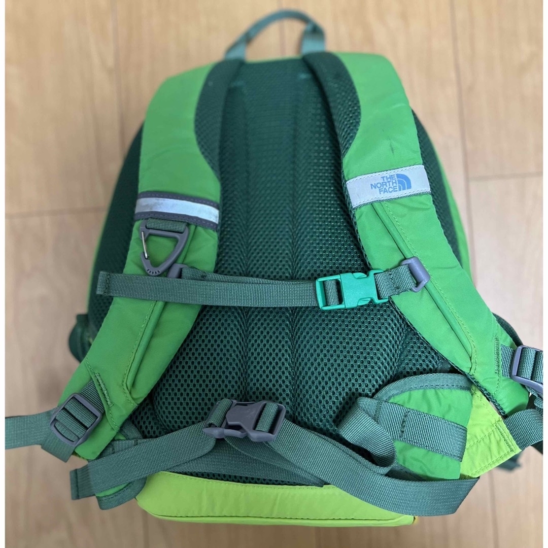 THE NORTH FACE(ザノースフェイス)のTHE NORTH FACE NMJ71402 SMALL DAY  キッズ/ベビー/マタニティのこども用バッグ(リュックサック)の商品写真