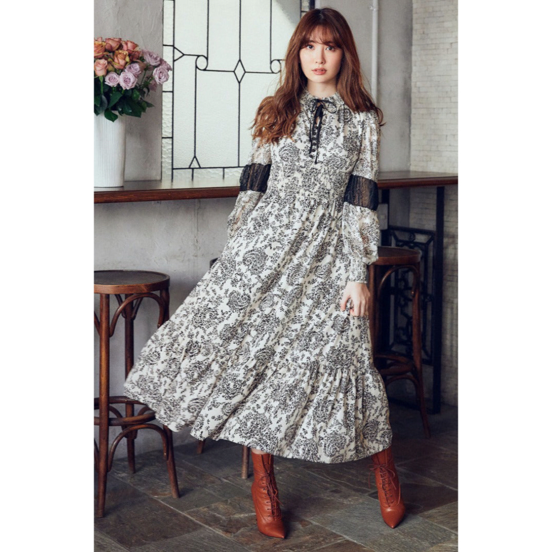 【値下げ可】Winter Floral Long-sleeve Dress