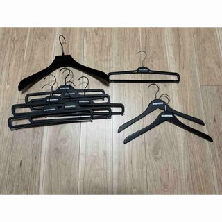 DSQUARED2(押し入れ収納/ハンガー)のフリマアイテム一覧 DSQUARED2(押し入れ収納/ハンガー)のフリマアイテム一覧