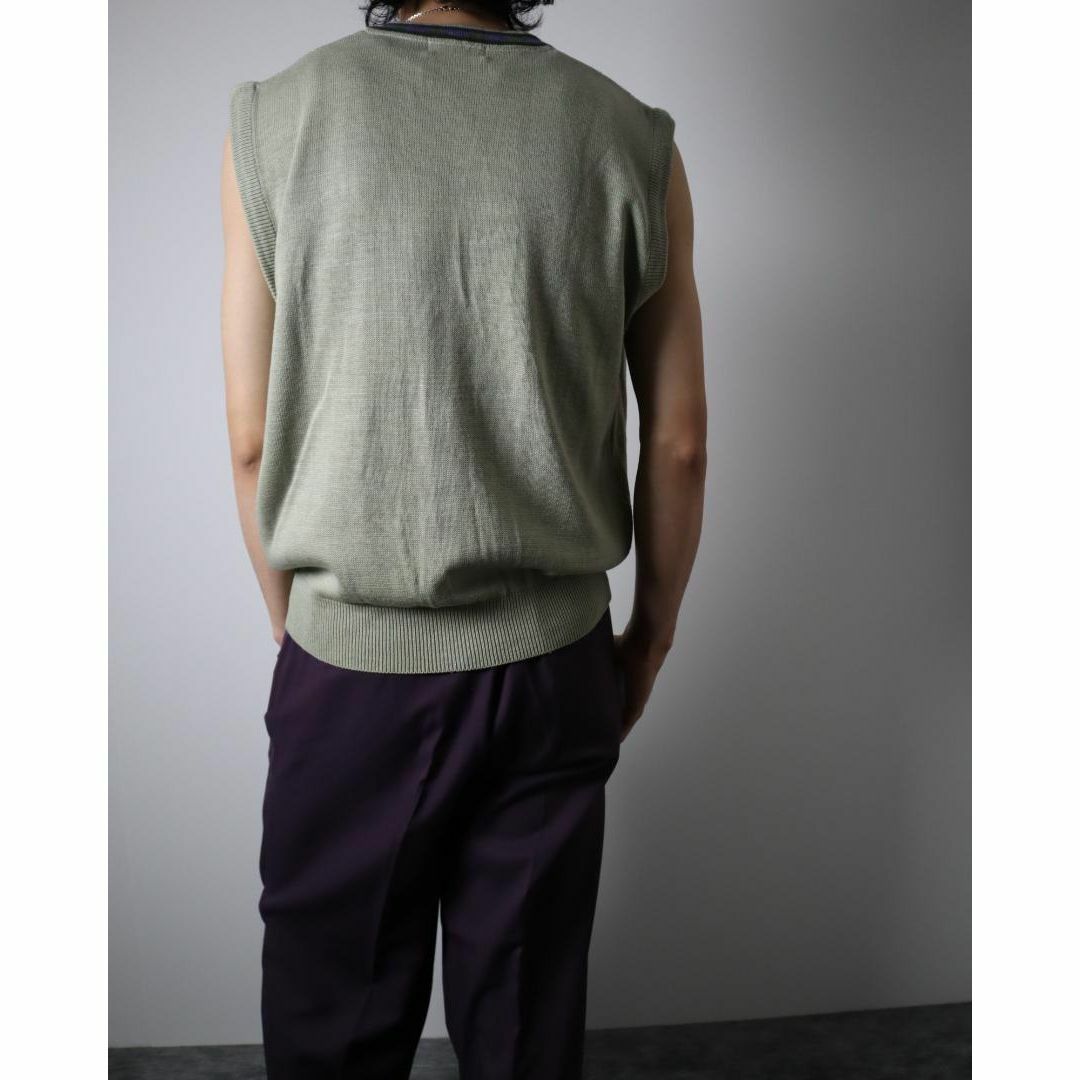 ART VINTAGE(アートヴィンテージ)の【vintage】刺繍 デザイン ウール混紡 ニット セーター ベスト 緑 紫 メンズのトップス(ニット/セーター)の商品写真