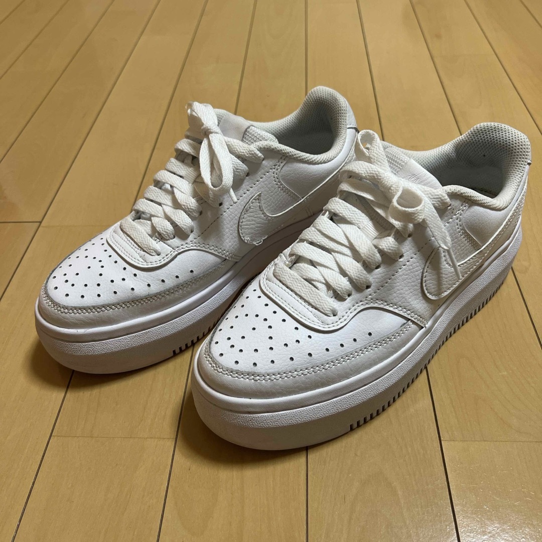 NIKE(ナイキ)のNIKE W COURT VISION ALTA LTR レディースの靴/シューズ(スニーカー)の商品写真