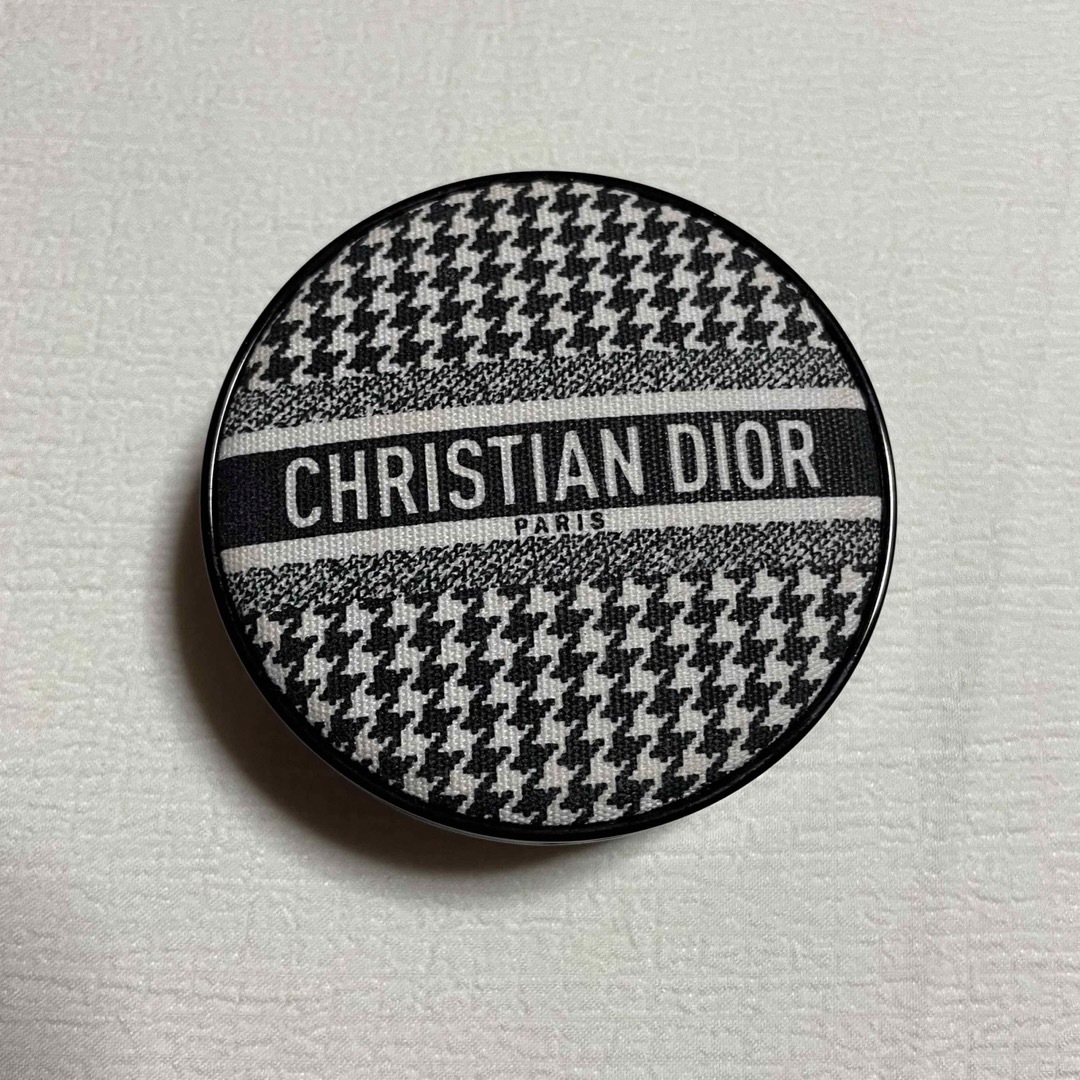 Dior(ディオール)のケースのみ☆ディオールクッションファンデ千鳥柄 コスメ/美容のメイク道具/ケアグッズ(ボトル・ケース・携帯小物)の商品写真