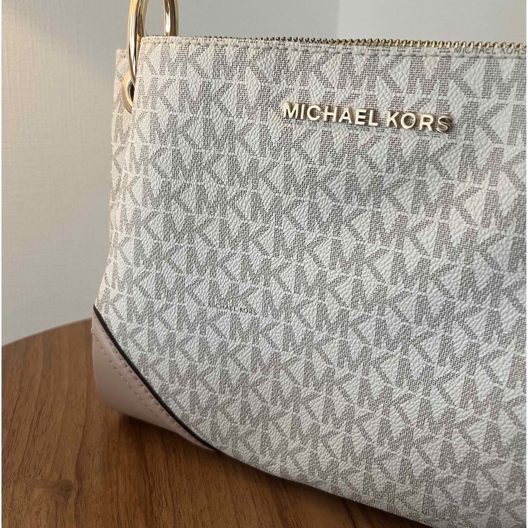 Michael Kors(マイケルコース)のMICHEAL KORS レディースのバッグ(ショルダーバッグ)の商品写真