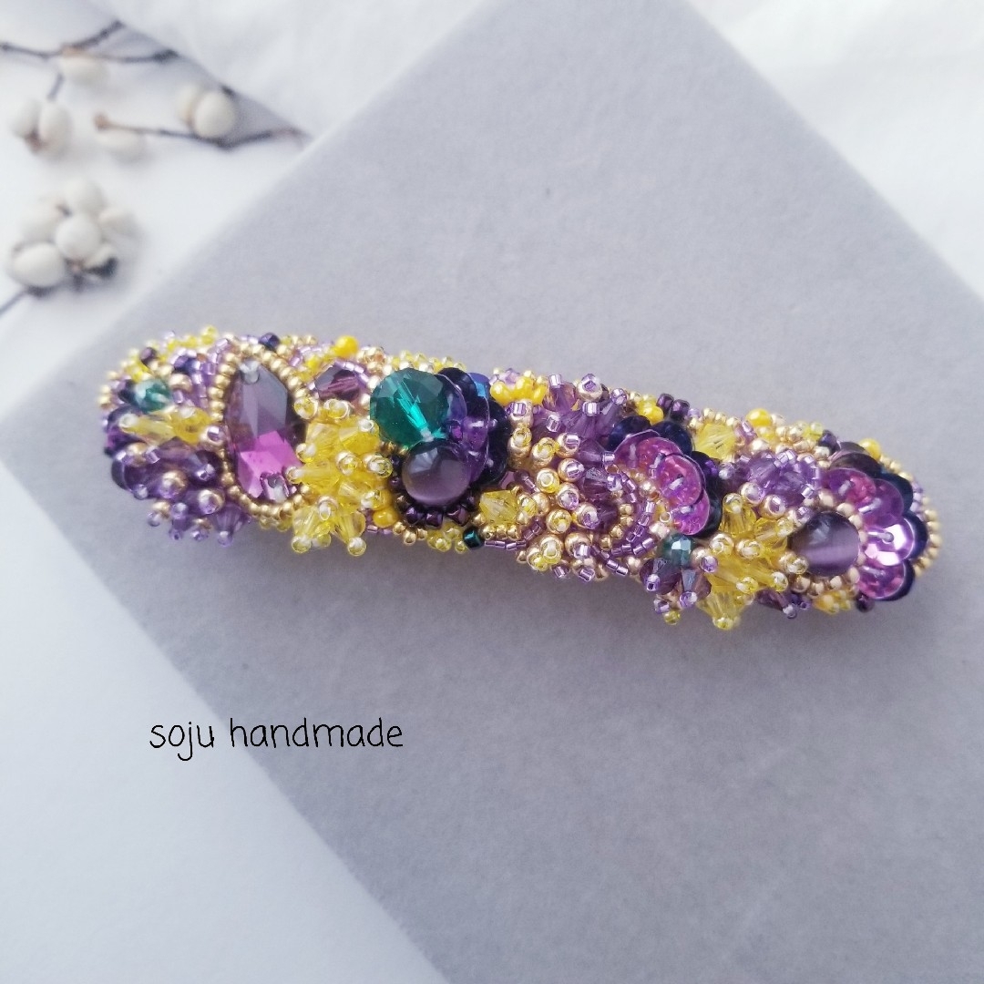 パンジーバレッタ　ビーズ刺繍　バレッタ ハンドメイドのアクセサリー(ヘアアクセサリー)の商品写真