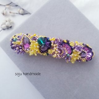 パンジーバレッタ　ビーズ刺繍　バレッタ(ヘアアクセサリー)