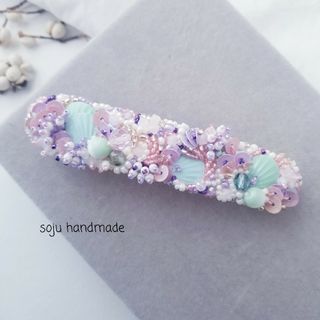 パステルシェルバレッタ　ビーズ刺繍　バレッタ(ヘアアクセサリー)