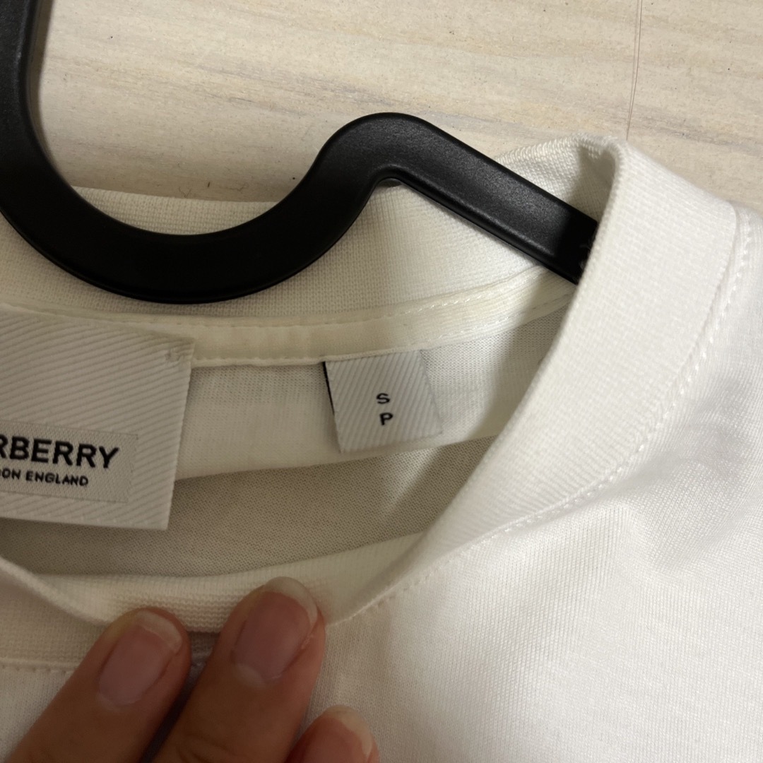 BURBERRY(バーバリー)の【２度目の値下げ】バーバリーティシャツ レディースのトップス(Tシャツ(半袖/袖なし))の商品写真