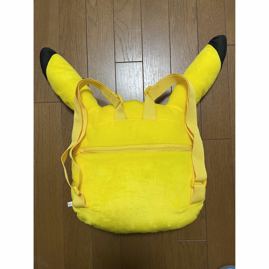 ポケットモンスター めちゃでか顔型リュック ピカチュウ エンタメ/ホビーのおもちゃ/ぬいぐるみ(ぬいぐるみ)の商品写真