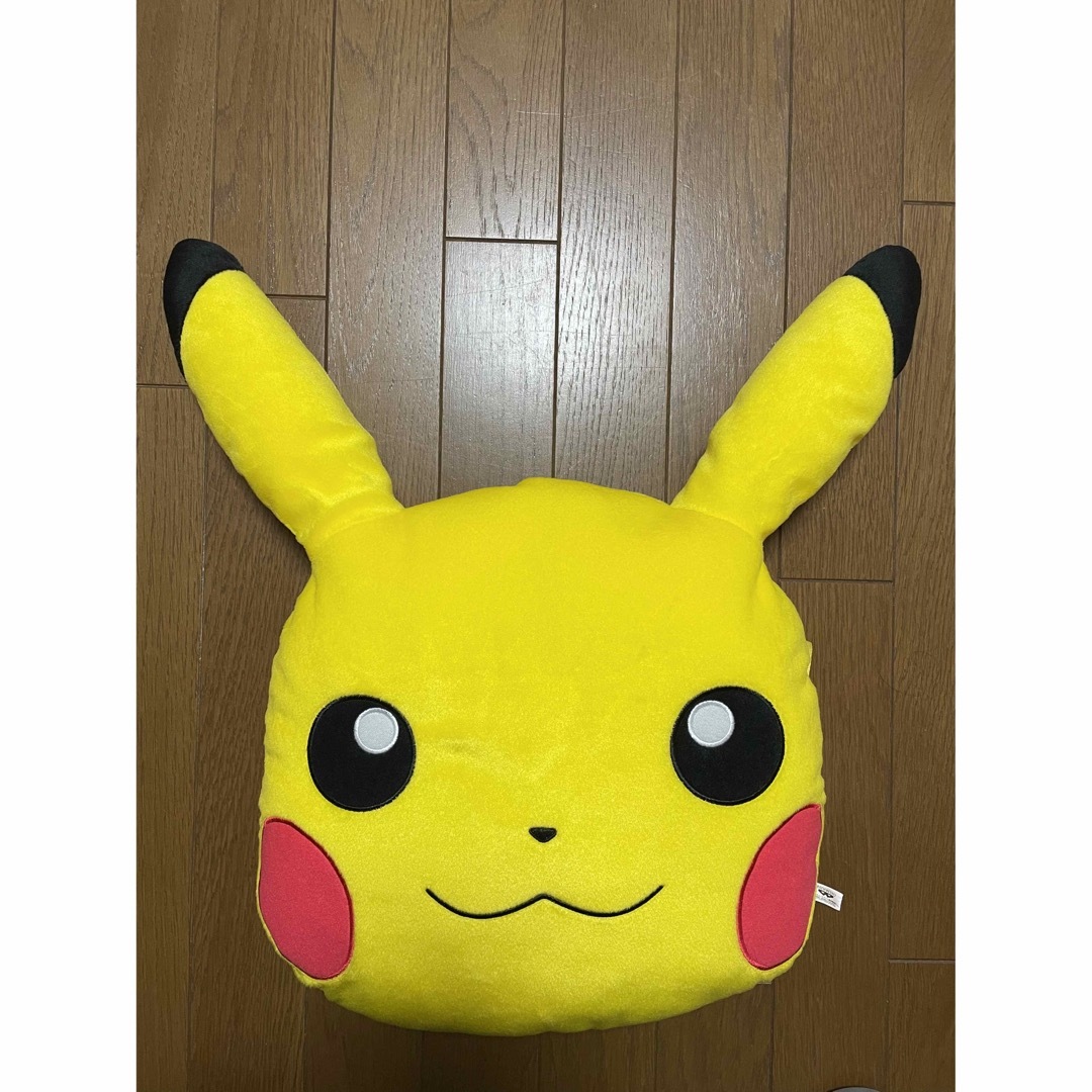 ポケットモンスター めちゃでか顔型リュック ピカチュウ エンタメ/ホビーのおもちゃ/ぬいぐるみ(ぬいぐるみ)の商品写真